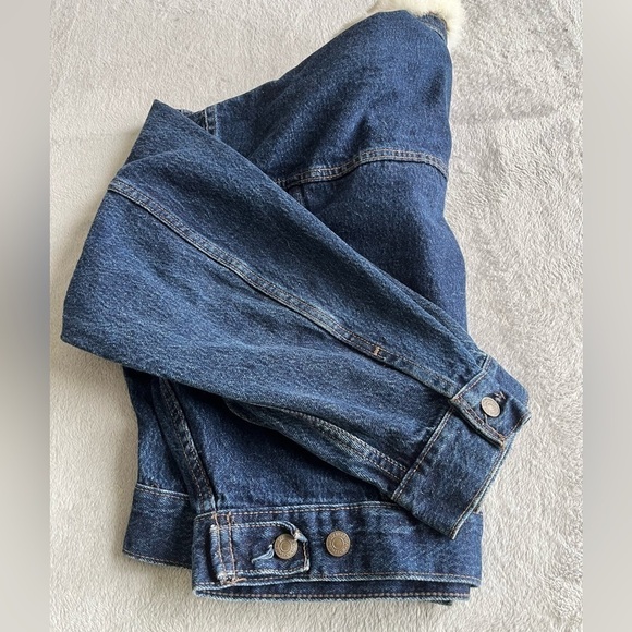 VINTAGE Levi's fur collar trucker Denim Jacket Women’s Size M Made In USA - Picture 6 of 10
